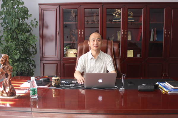 董事長.jpg 董事長.jpg